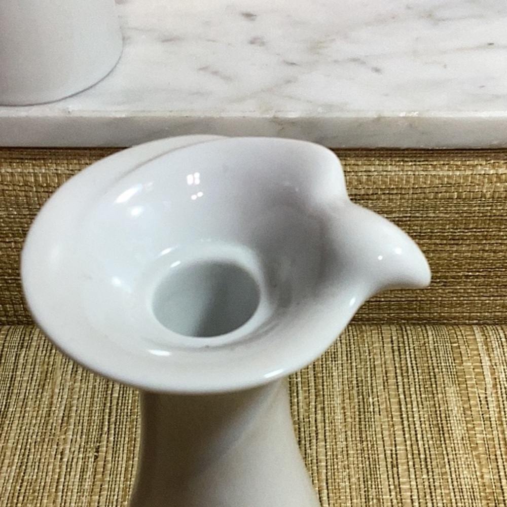Vintage Dansk Tapered Dove Tale 7.5”Elegant White Porcelain Vases a pair of - Picture 3 of 5